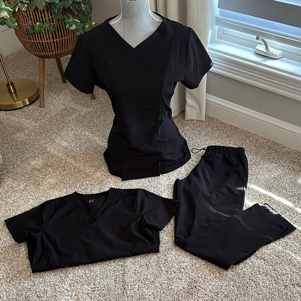 GT PERFORMANCE & HEAL WEAR Scrubs - 2 Tops & Pant